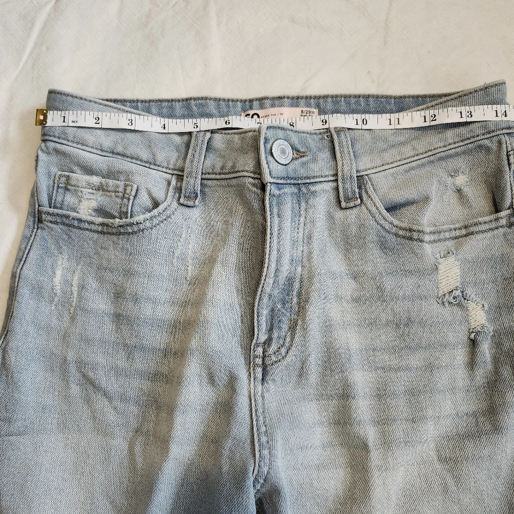 SO Women's Light Wash Ankle Jeans